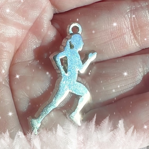 Runner Charm - Picture 2 of 8
